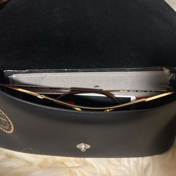 Ray-Ban Gold Frame Sunglasses with Black Case - Picture 7 of 8